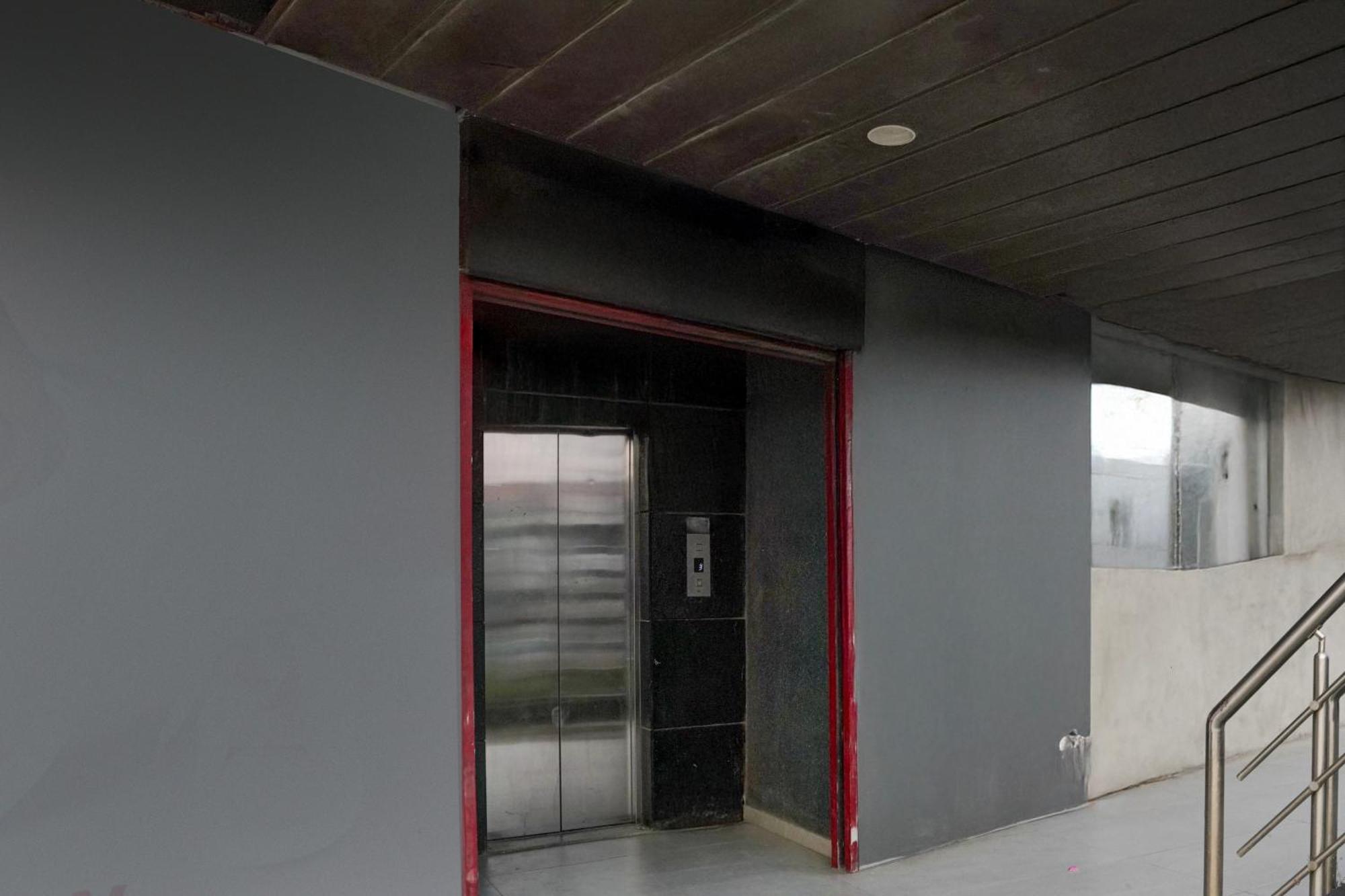 Super Townhouse Akota Vadodara Exterior photo