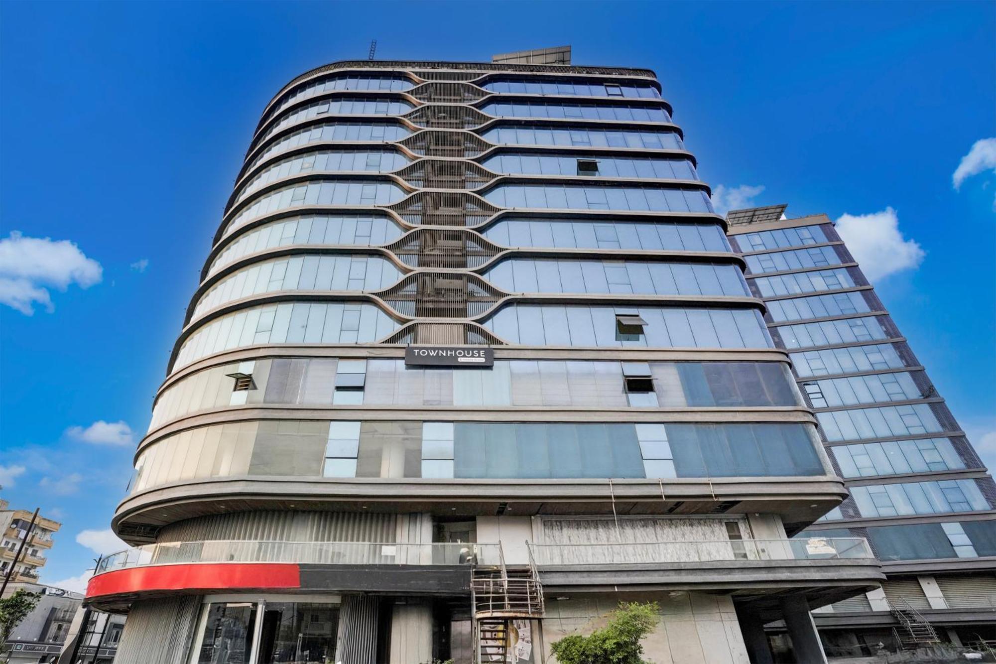 Super Townhouse Akota Vadodara Exterior photo
