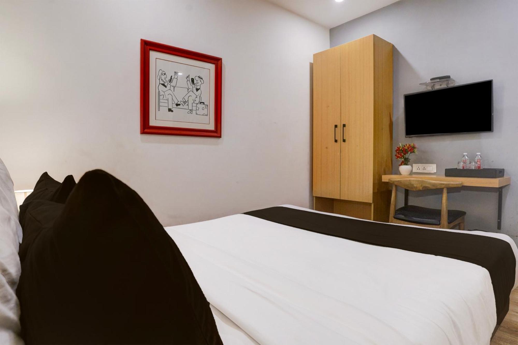 Super Townhouse Akota Vadodara Exterior photo