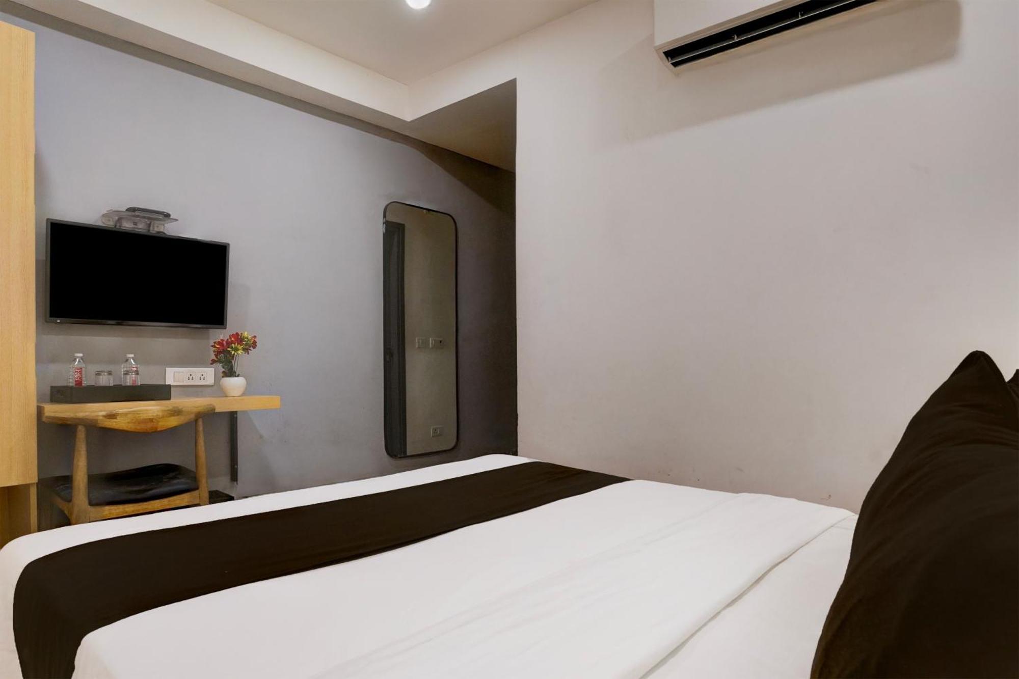Super Townhouse Akota Vadodara Exterior photo